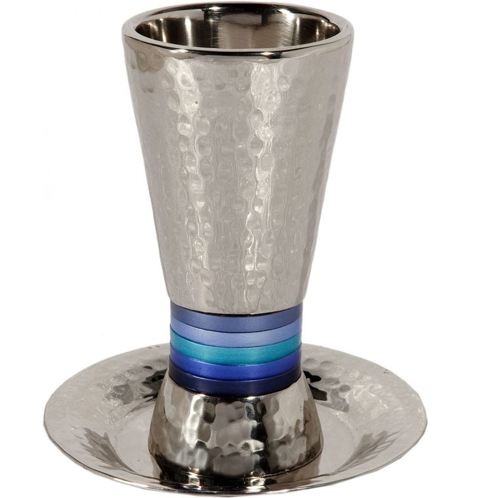 גביע קידוש שבת עם רגל עבודת פטישכסוף עם כחול