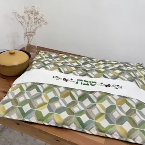 כיסוי פלטה רימונים גאומטרי ירוק-רונית גור